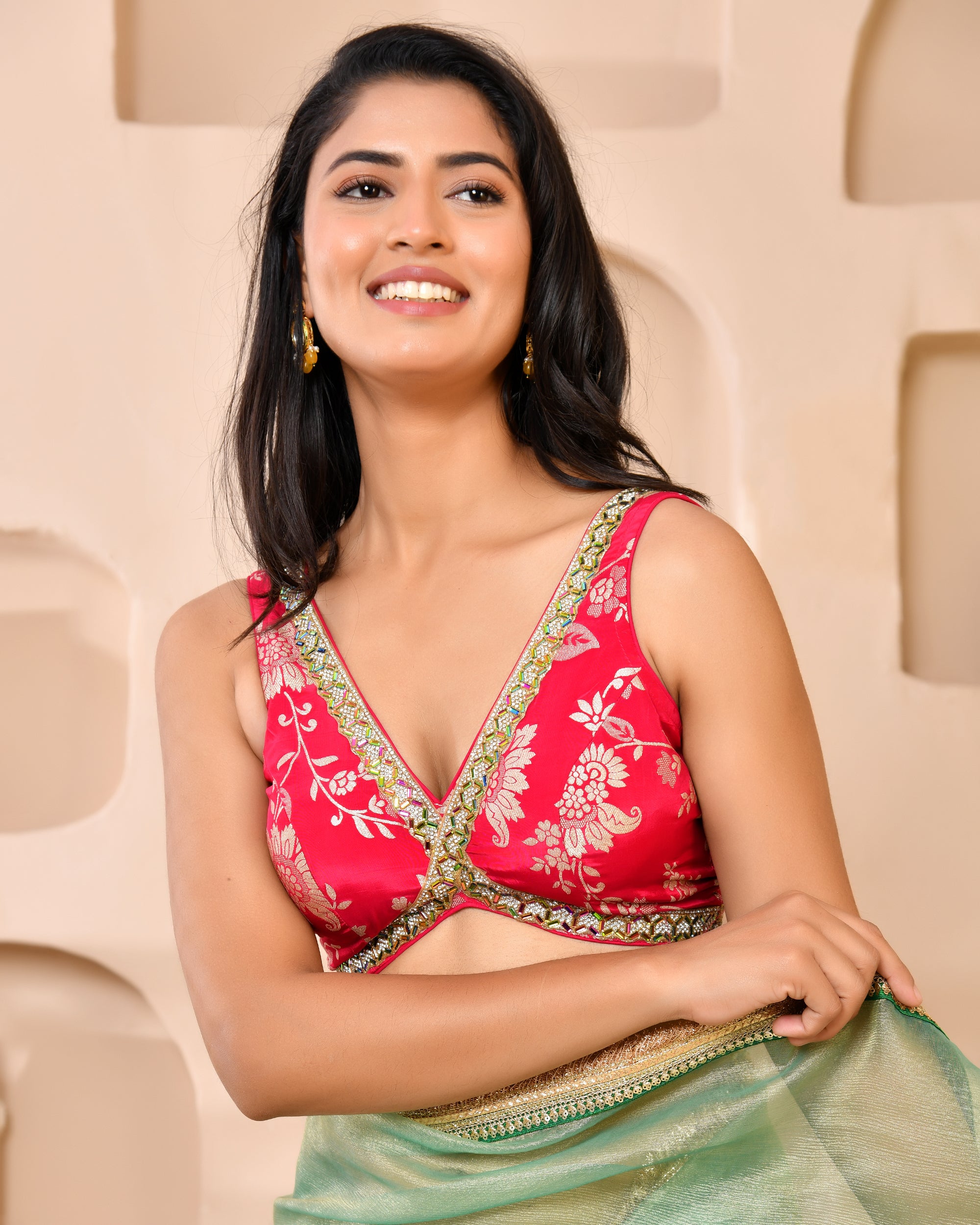 Woven Designed Banarsi V-Neck Padded Saree Blouse