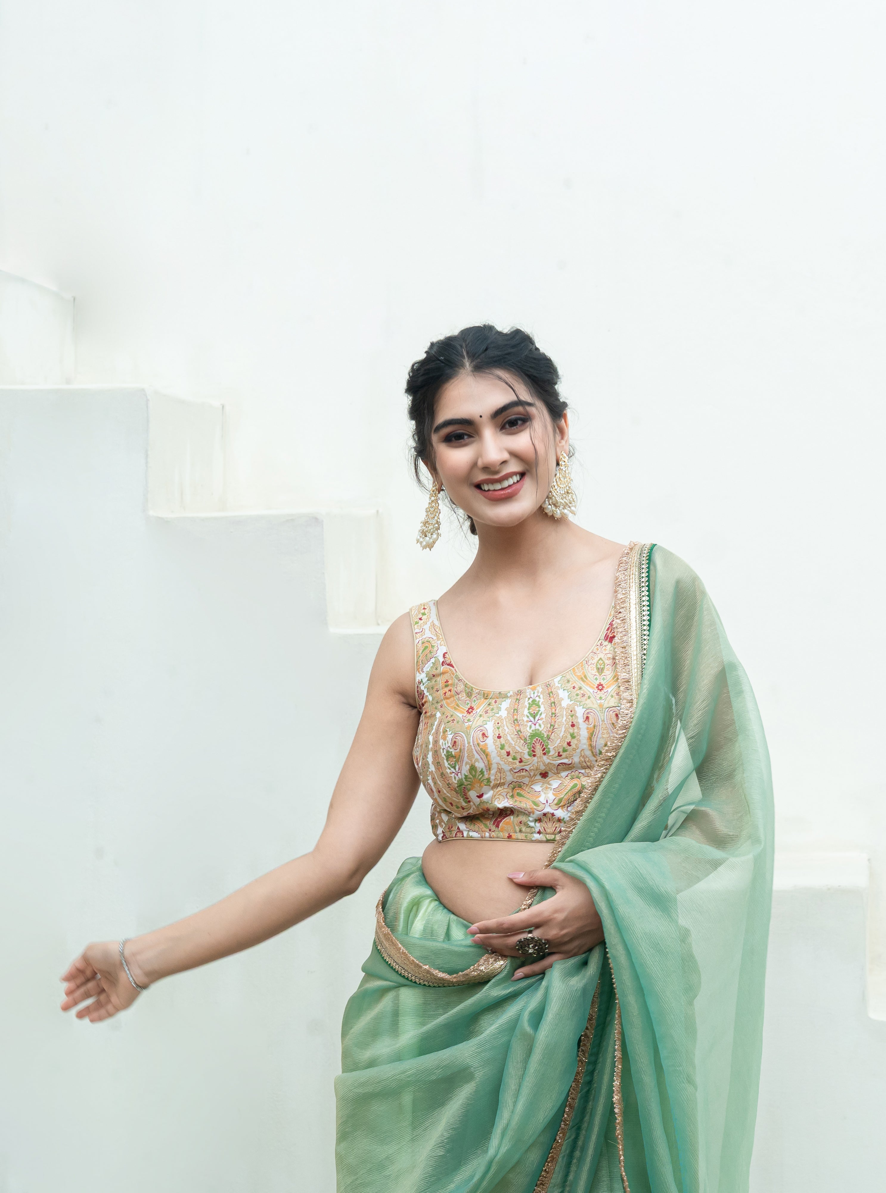 Woven Designed Kashi Banarsi Scoop Neck Padded White Saree Blouse