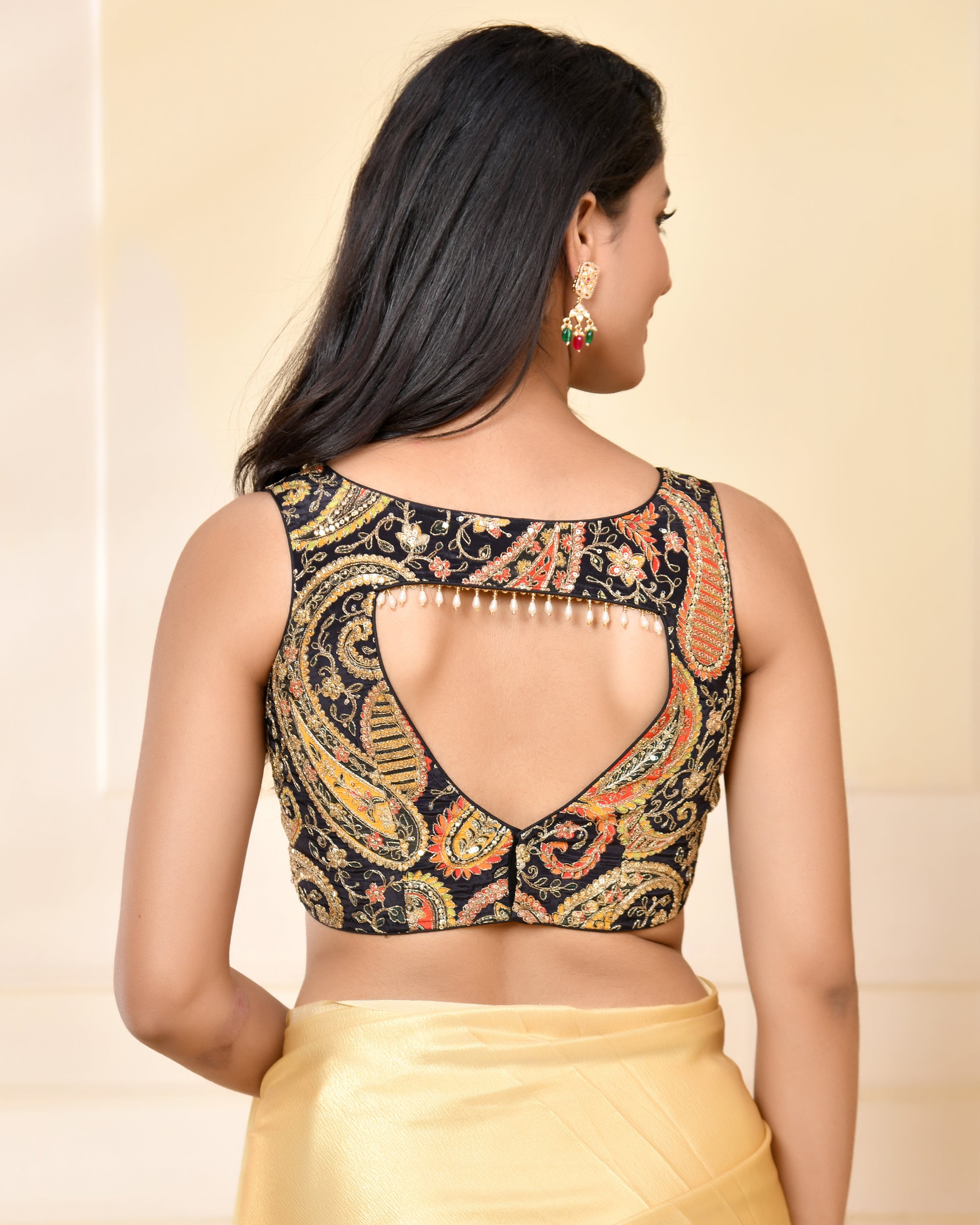 Embroidery Paisley Zari V Neck Padded Saree Blouse